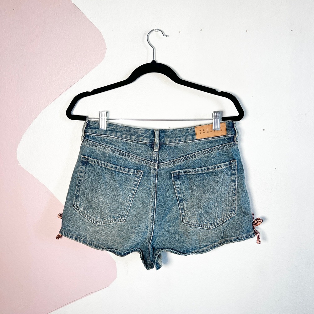 Pacsun Denim Shorts Sz 30‎ High Waisted Cheetah Bows Festival Retro Casual - Picture 3 of 7